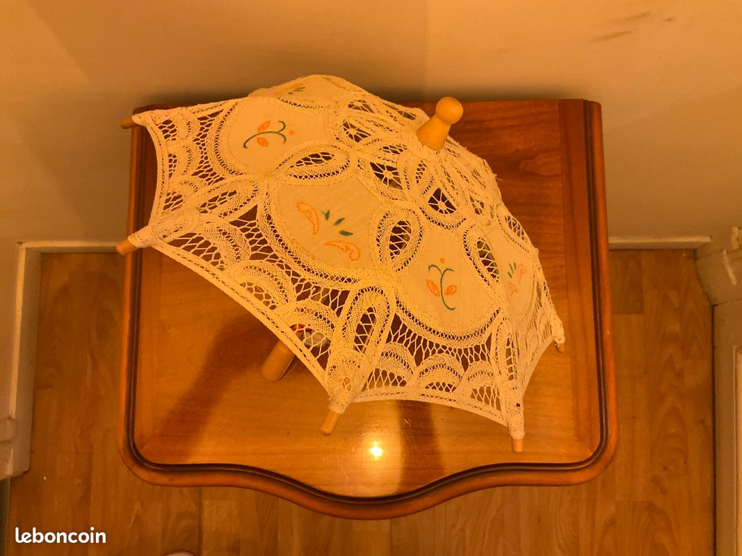 Ancien Parapluie De Poupée – Bois Et Tissu – Longueur 30 Cm – Jouet Vintage