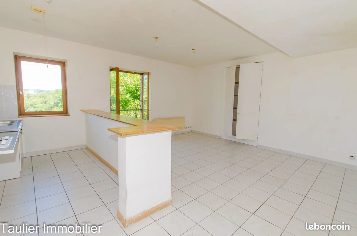 Appartement 4 pièces 95 m² · à Saint-Marcellin · 95 m² · 108 000 €