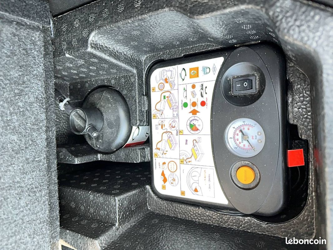 RENAULT Captur E-Tech Plug-in 160 - 21 Intens (image 25)