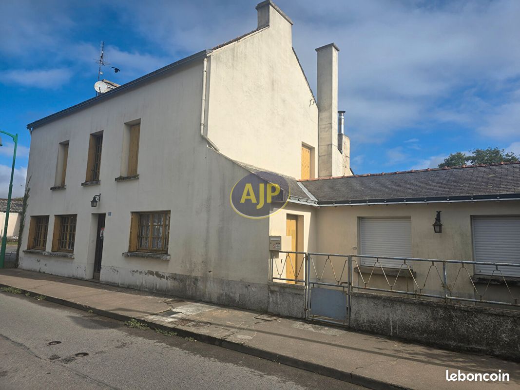 Maison 7 pièces 136 m² · à Conquereuil · 136 m² · 102 350 €