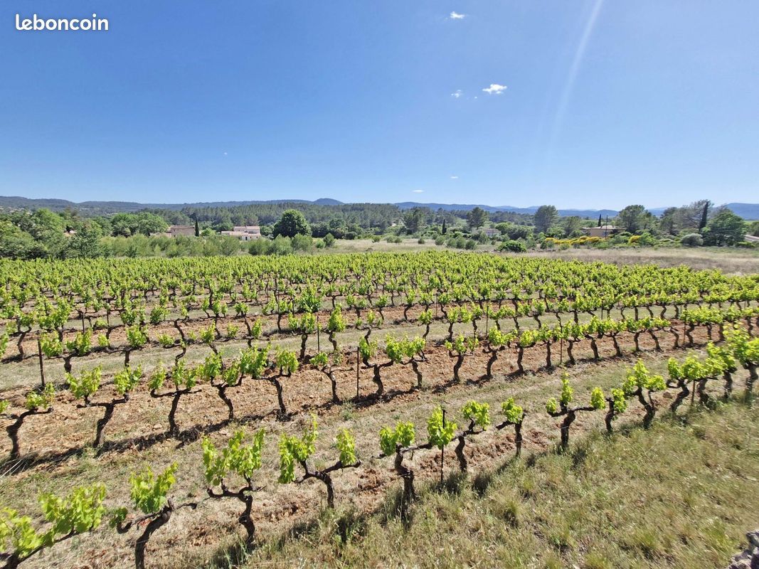 Terrain à bâtir de 1323 m² à CARCES (83) · à Carcès · 132 000 €