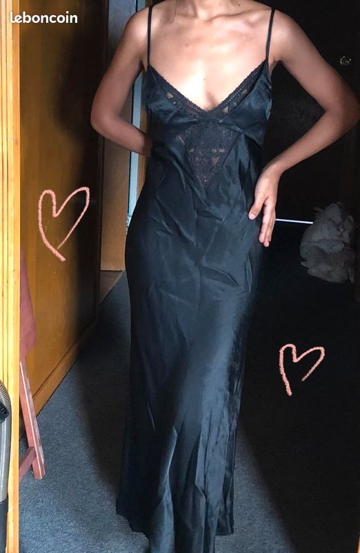 Robe Zara satin noir dentelle longue dos nu taille 36 38 s Vêtements