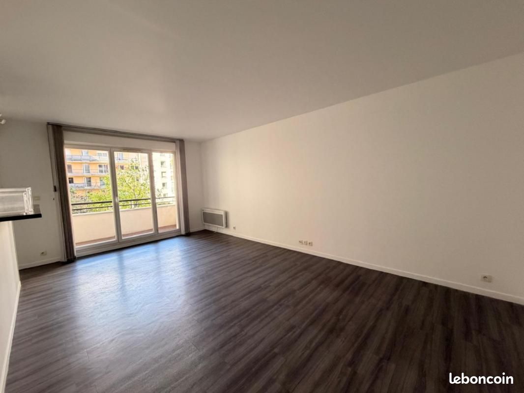 Appartement 3 pièces 71 m² · à Courbevoie · 71 m² · 2 090 €/mois