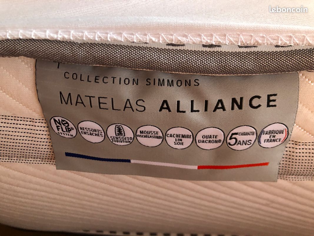 Lit 140x190 : matelas Simmons à mémoire de forme et sommier tapissier (image 2)