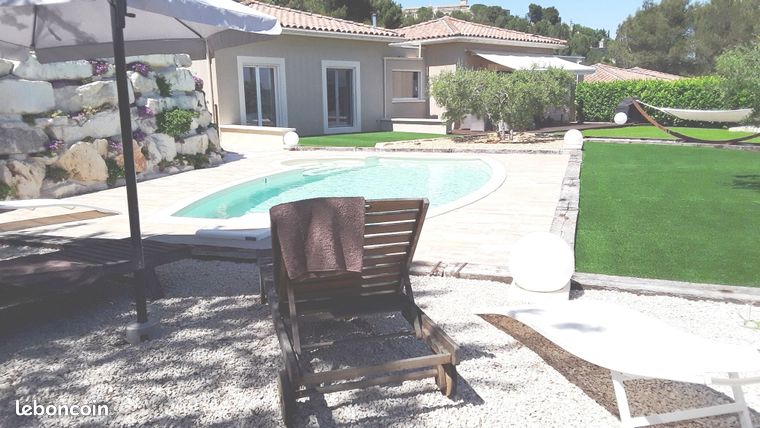 Villa vue piscine Sans vis à vis calme sur jardin paysagé cloturé