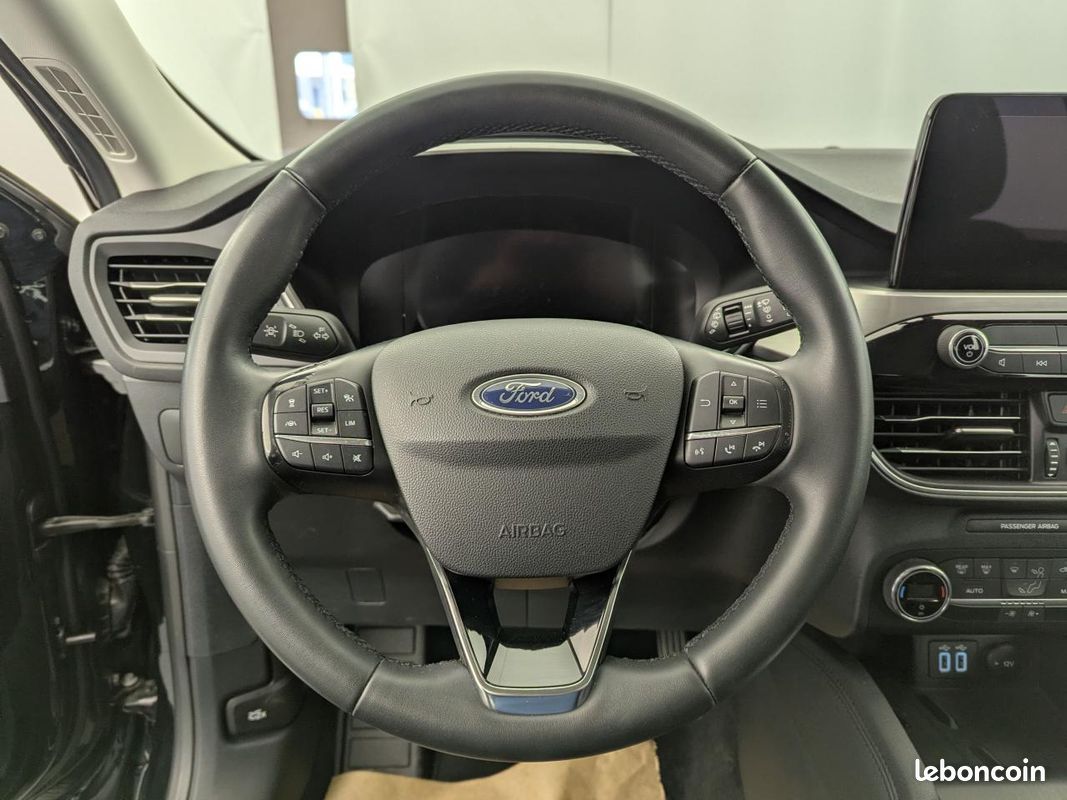 FORD KUGA 1.5 EcoBlue - 120 - BVA 4x2 Titanium (image 27)