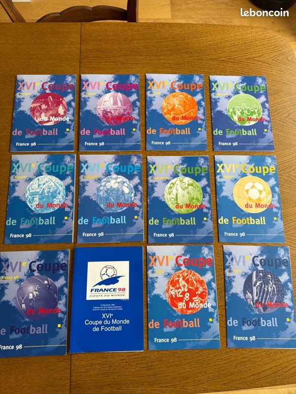 1246++ROUMANIE SERIE TIMBRES Coupe Du Monde Foot- 90 EUR 2,00 - FR