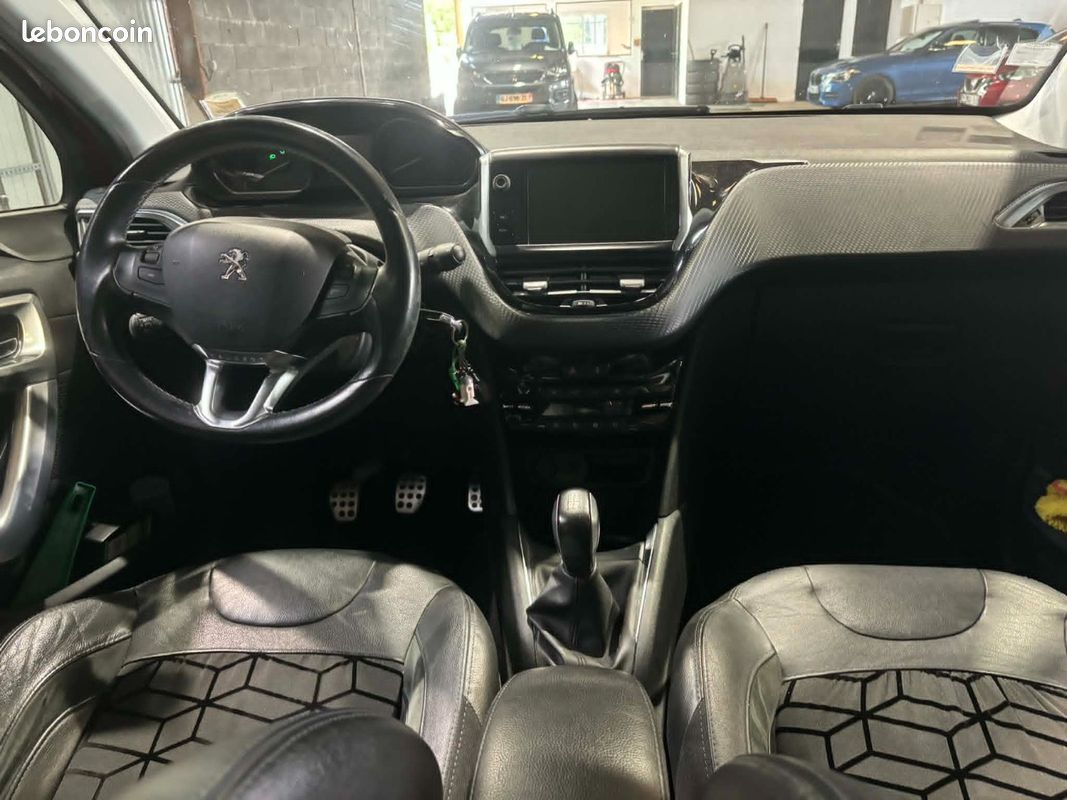 PEUGEOT 208 1.6 BlueHDi 100ch SS BVM5 Féline/2 eme Main/ Distri OK (image 18)