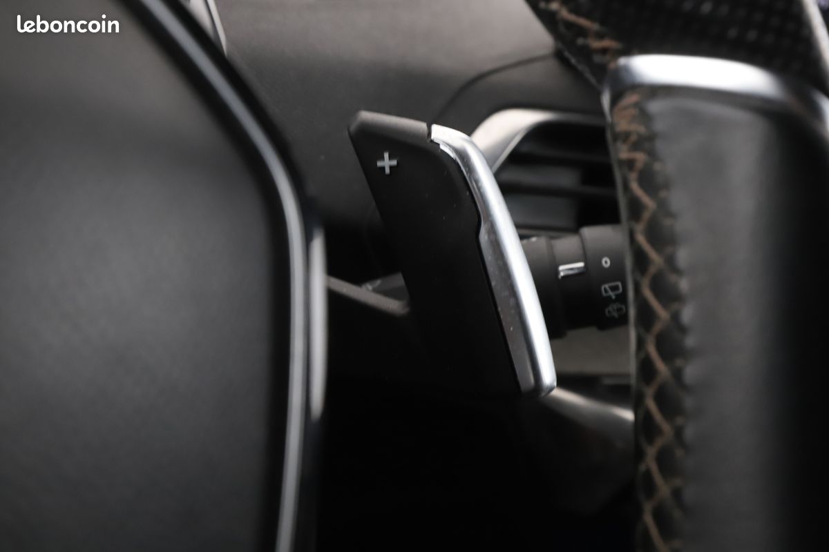 Peugeot 3008 1.6 Hybrid4 GT e-EAT8 300 ch (image 20)