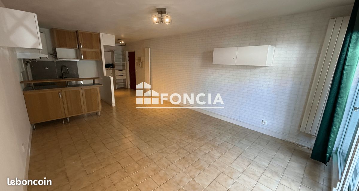 Appartement 1 pièce 34 m² · à Saint-Cyr-l'École · 34 m² · 735 €