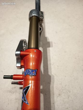 Fourche BMX Vintage – Rouge – Occasion Bon état