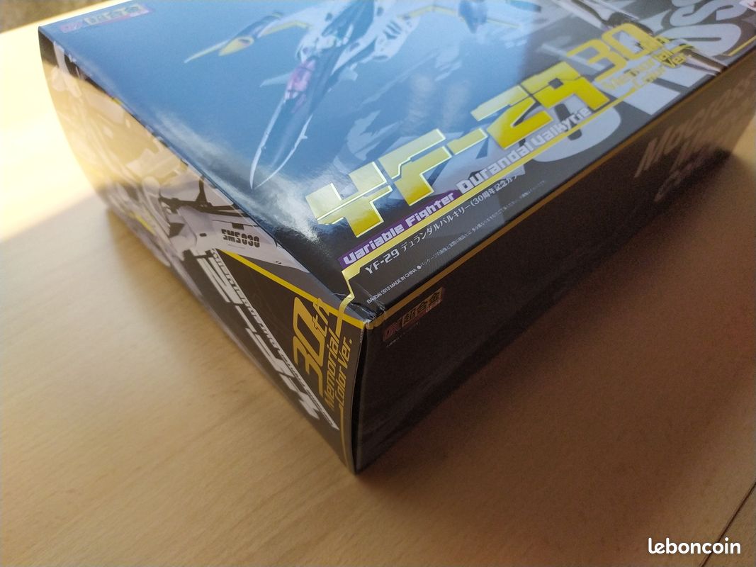 Figurine neuve : DX Chogokin Macross Frontier YF-29 Durandal Valkyrie (30th Anniversary Color) (image 4)