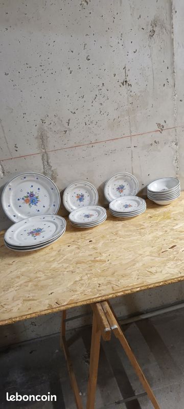 Lot assiettes et petit bols (image 4)