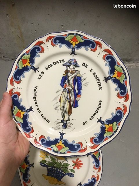 Trois assiettes décorées à la main (image 4)