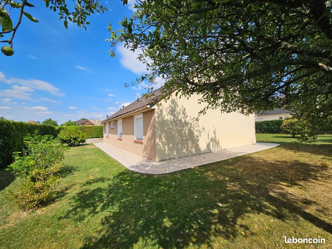 Maison 6 pièces 125 m² · à La Neuville-Chant-d'Oisel · 125 m² · 240 000 €