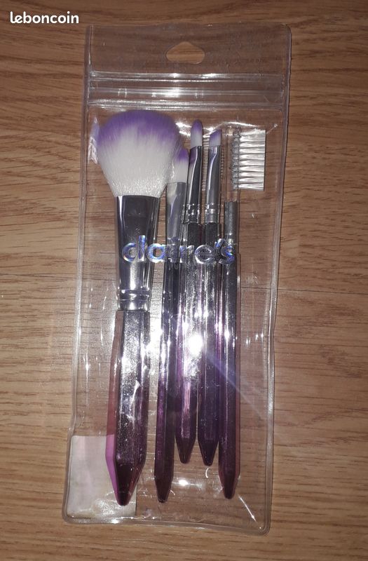 Lot pinceaux marque Claire's - NEUFS (image 2)
