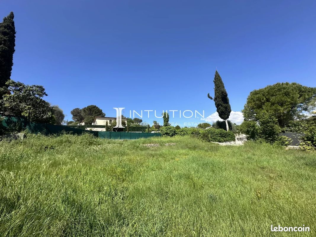 Terrain 778 m² · à Mougins · 778 m² · 478 000 €