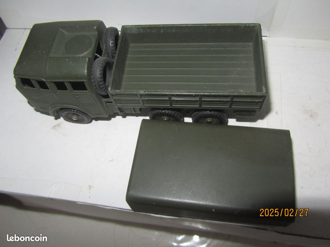 Véhicule militaire BERLIET tous terrains DINKY TOYS MECCANO FRANCE