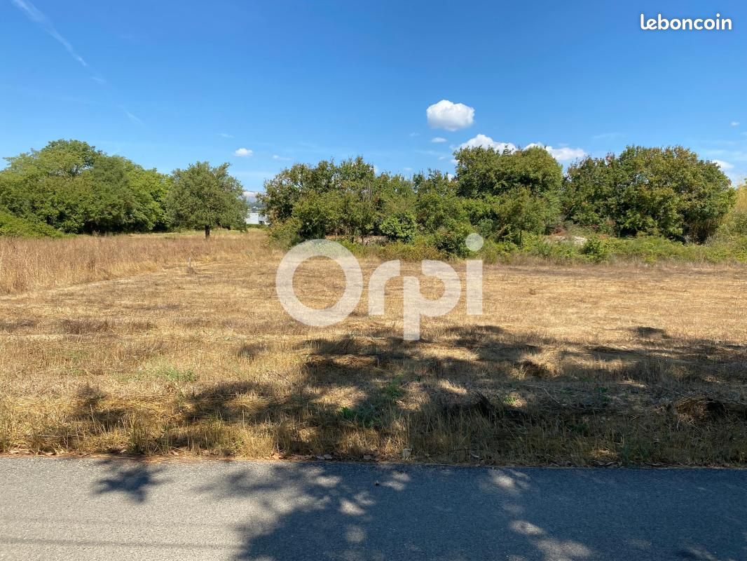 Terrain 1 381 m² Callian · 260 000 €