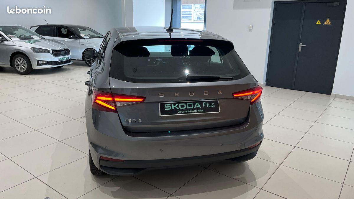 SKODA Fabia 1.0 MPI 80 ch BVM5 Selection (image 4)