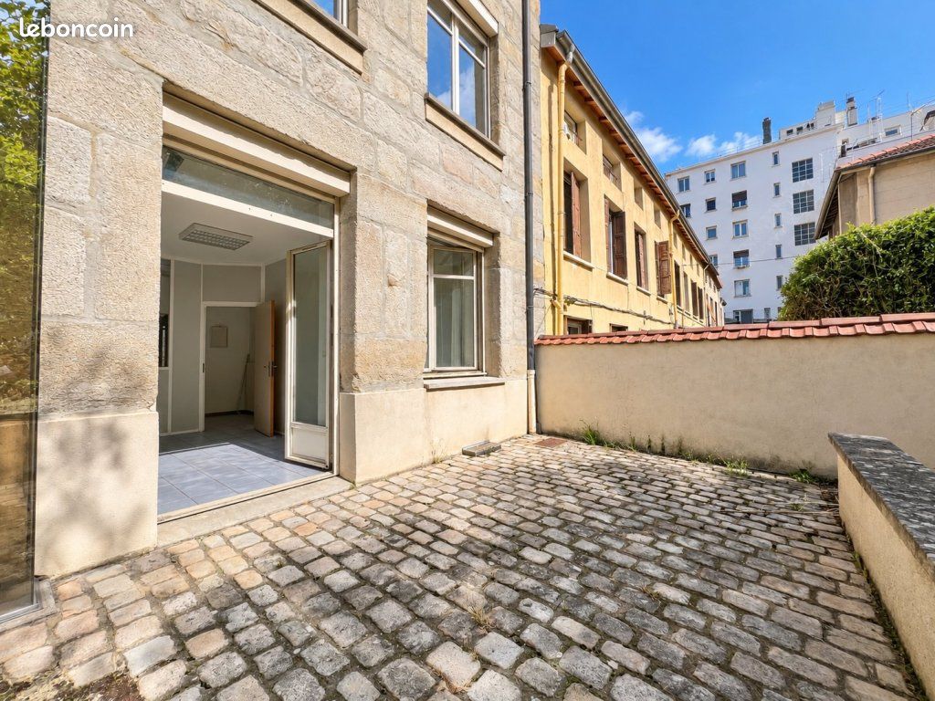 Appartement 3 pièces 52 m² · à Saint-Étienne · 52 m² · 69 000 €
