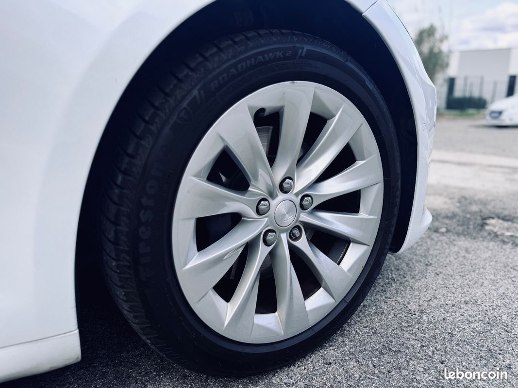 TESLA Model S 320CH BASE + 2EME MAIN + TOIT OUVRANT/PANO + AUTO PILOT + CAMERA DE RECUL + GARANTIE 12 MOIS (image 19)