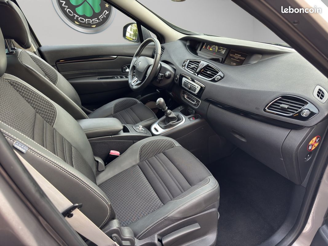 Renault scenic iii (3) 1.2 tce 130 bose edition (image 3)