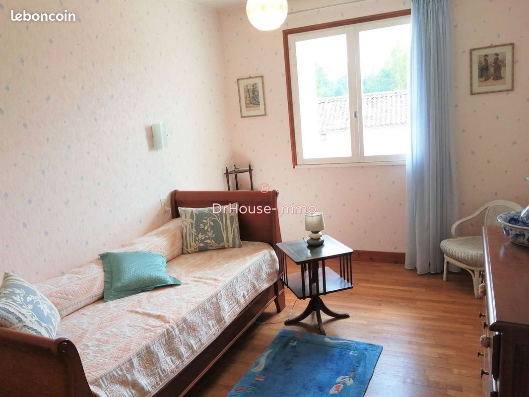Maison de village 6 pièces 140 m² - Villeneuve-la-Comtesse 17330 (image principale 10)