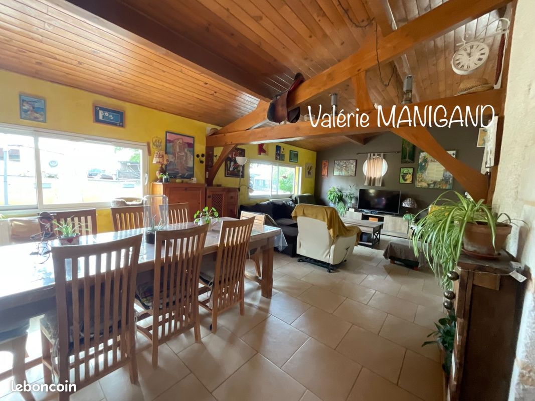 Maison 6 pièces 201 m² · à Tocane-Saint-Apre · 201 m² · 365 000 €