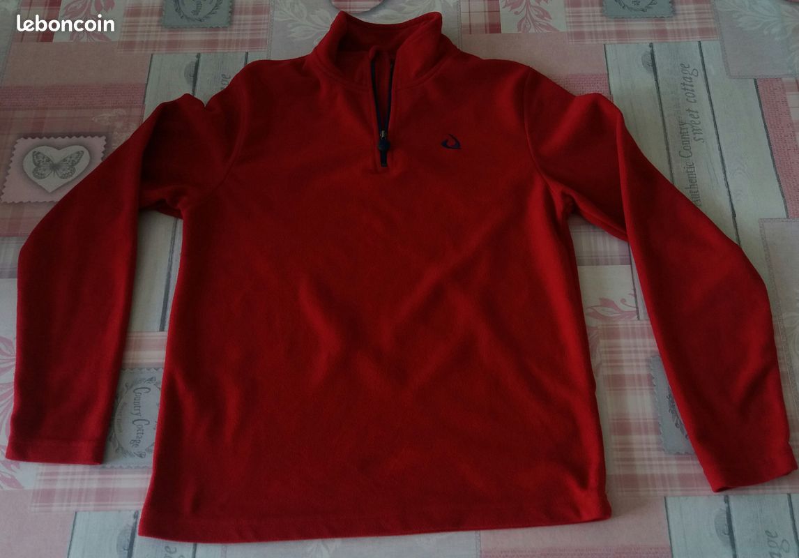 Polaire rouge avec zip taille 12 ans (image 1)