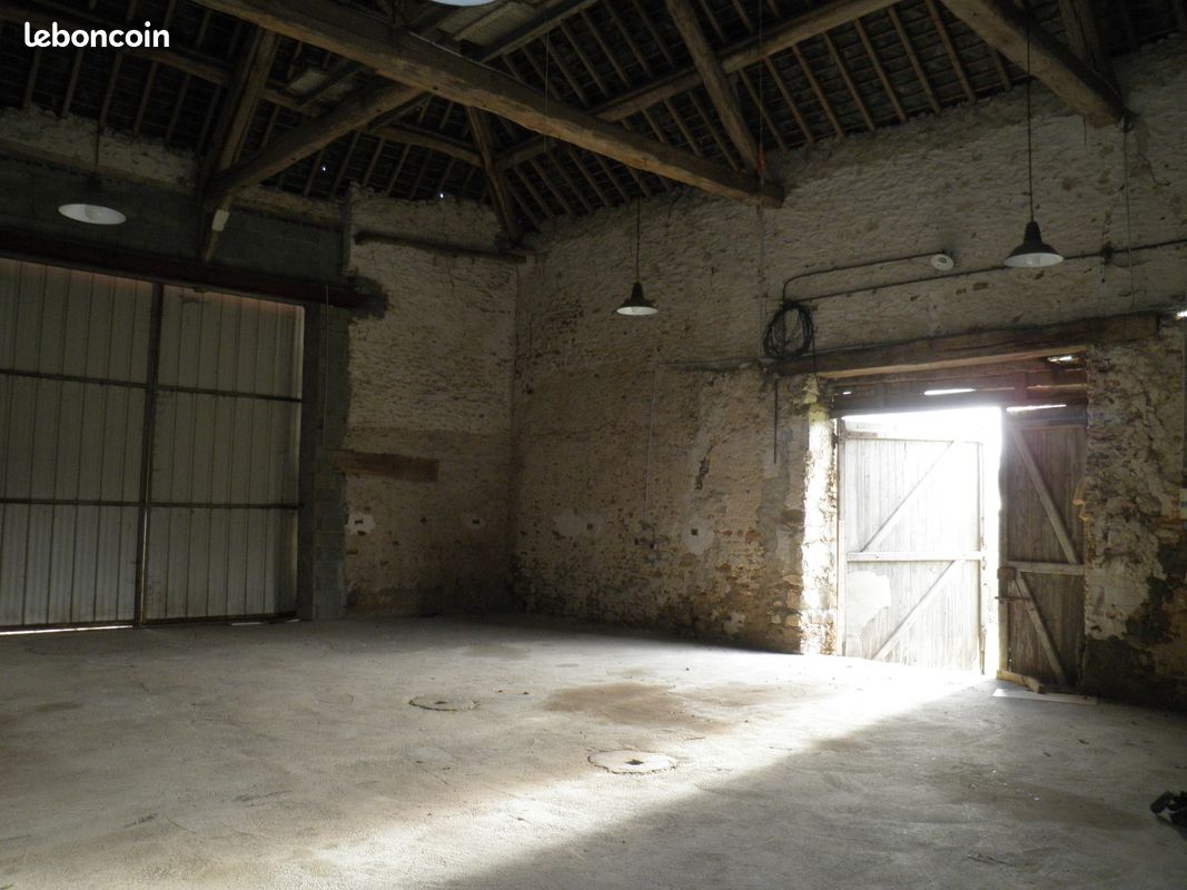 Local commercial 1 pièce 60 m² · à Dourdan · 60 m² · 350 €/mois