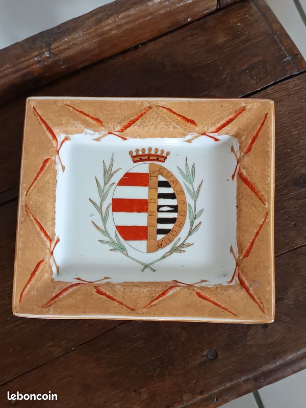 Vide poche porcelaine Wong Lee 1895 Blason portuguais (image 1)