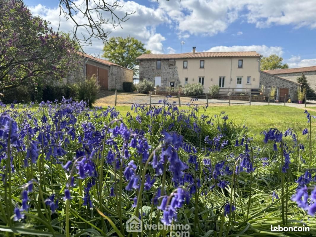 Maison 12 pièces 370 m² · à Sèvremont · 370 m² · 760 000 €