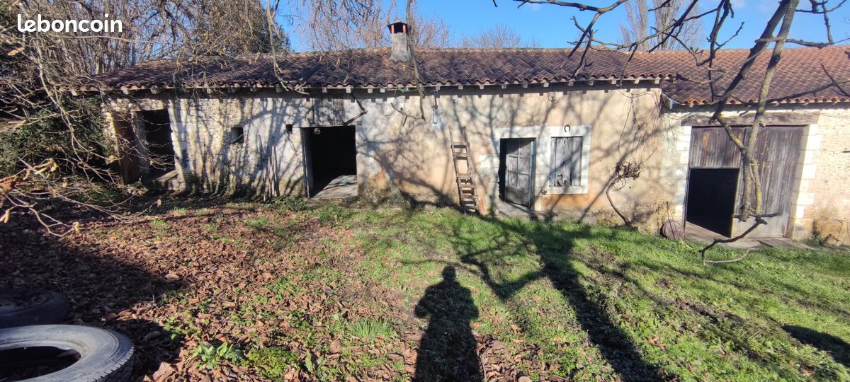 Maison 5 pièces 95 m² · à Saint-Léon-sur-l'Isle · 95 m² · 59 000 €