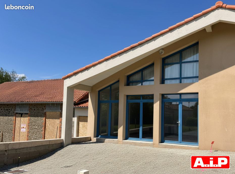 Maison 1 pièce 83 m² · à Pouzauges · 83 m² · 69 875 €