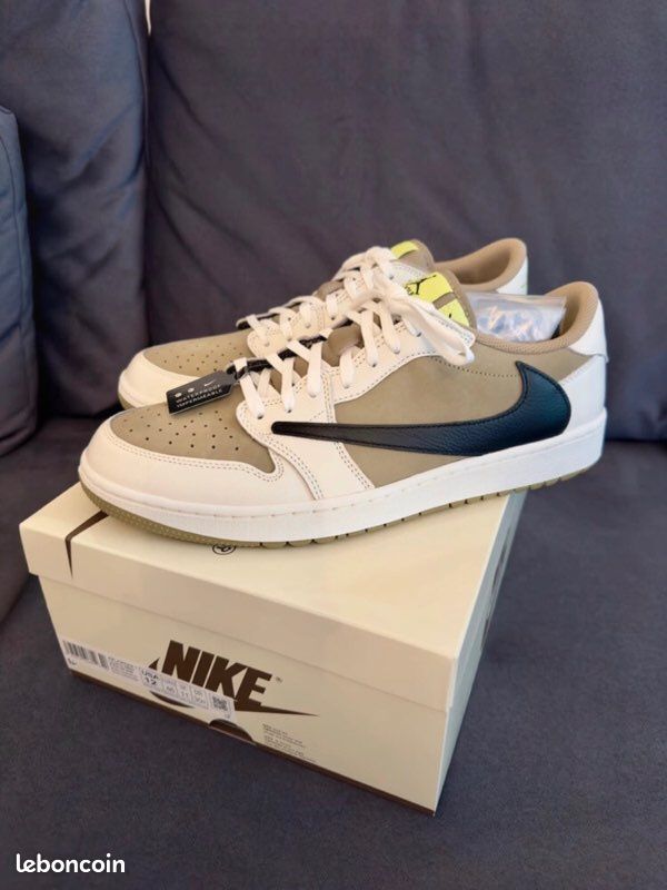 Jordan 1 low rétro golf Travis Scott olive neutre (image 1)
