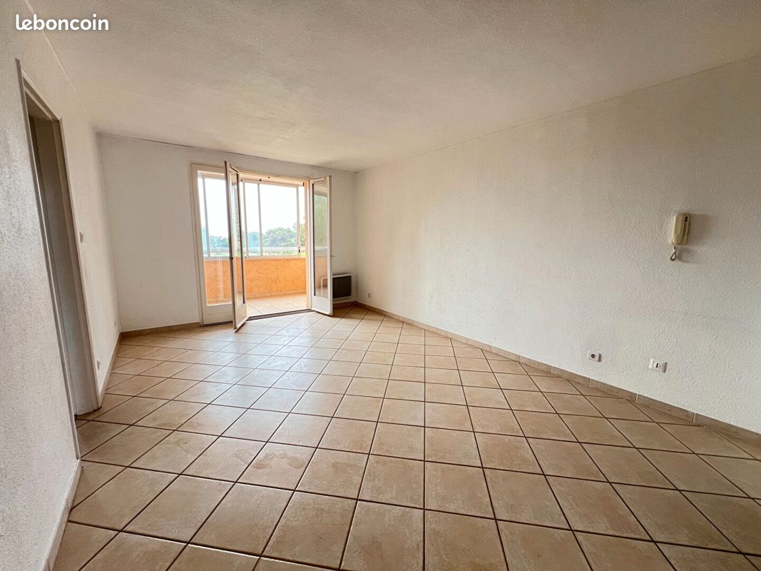 Appartement 3 pièces 51 m² · à Saint-Mandrier-sur-Mer · 51 m² · 900 €