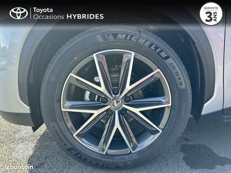 Lexus LBX 1.5 136ch Emotion 2WD (image 8)