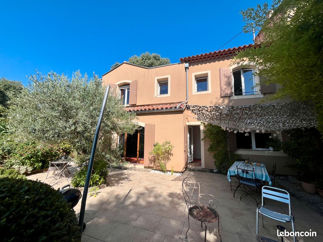 Appartement 5 pièces 110 m² · à Cadenet · 110 m² · 498 000 €