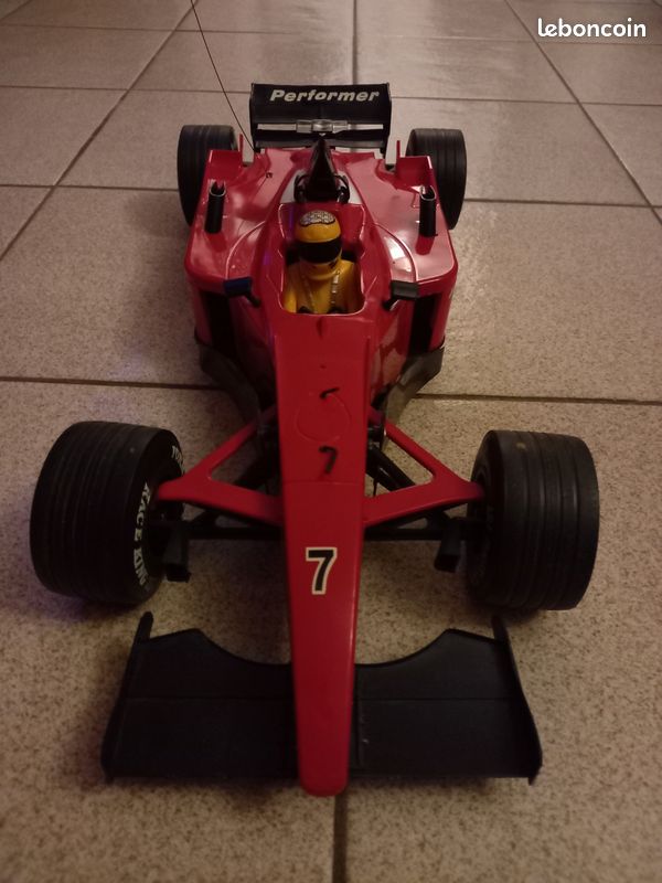 Voiture de course électrique sport Roadster, voiture télécommandée