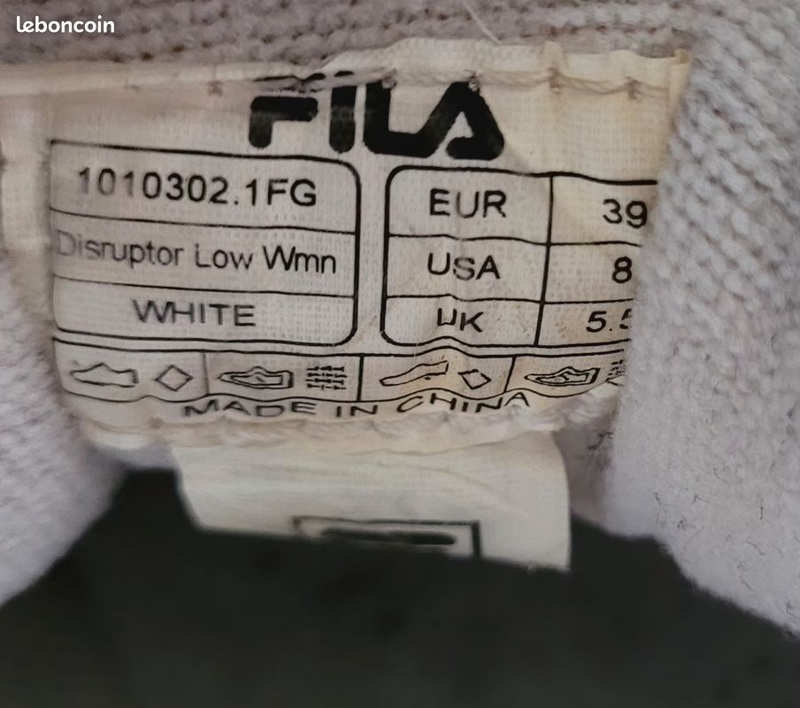Lot de paires de Baskets : FILA disruptor blanches & Baskets Reebok noires (image 13)