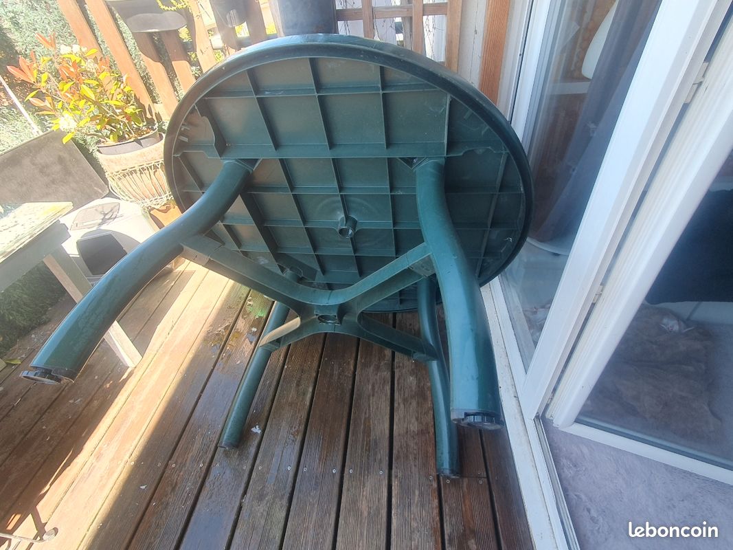 Grande table de jardin (image 2)