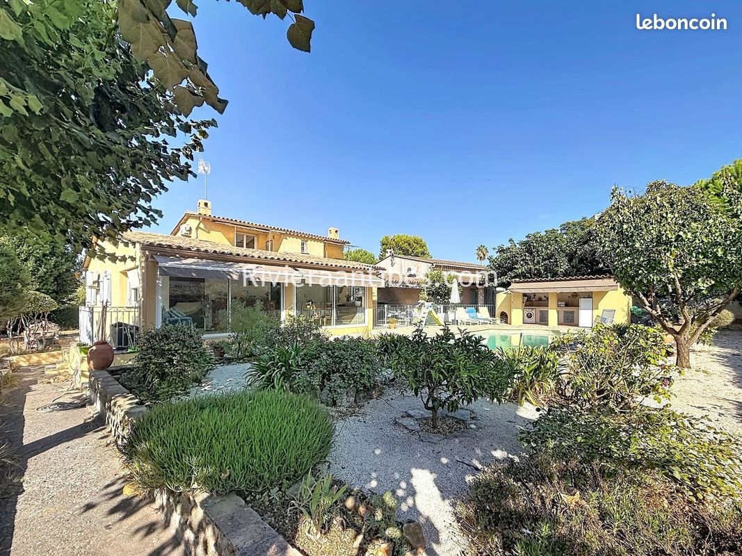 Maison 11 pièces 310 m² · à Antibes · 310 m² · 1 495 000 €
