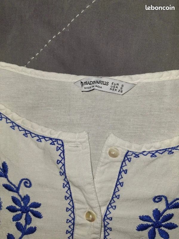Haut Dentelle Noire Stradivarius – Taille 36 (S), Manches Longues, Occasion Très Bon état