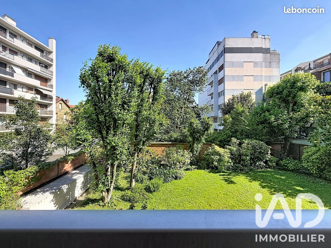 Appartement 3 pièces 77 m² · à Courbevoie · 77 m² · 610 000 €