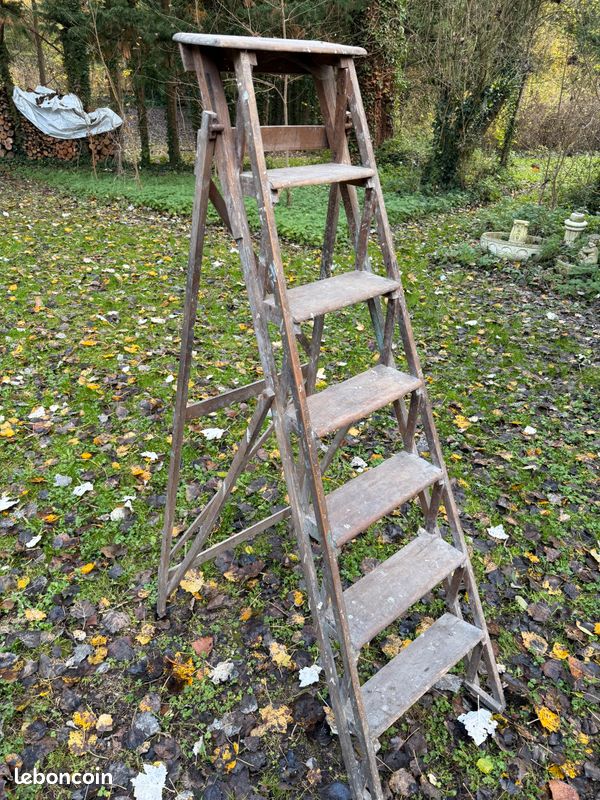 Ancien escabaut de peintre en bois (image 1)