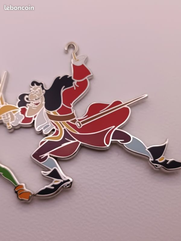 Pin's Disney Peter Pan Capitaine Crochet Disneyland DLP Broche Épingle Collection pin Trading (image 3)
