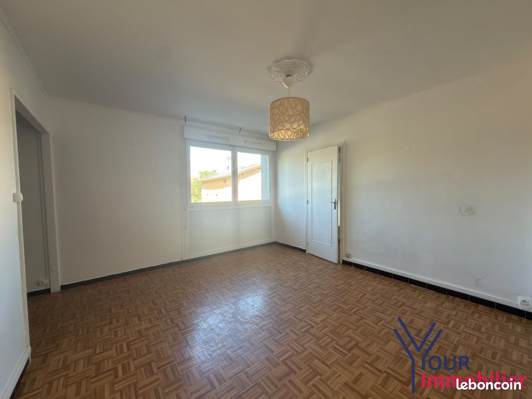 Appartement 3 pièces 67 m² · à Vaulx-en-Velin · 67 m² · 100 000 €