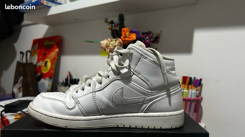 Chaussure Jordan Grise Haute Jordan Haute Blanche Chaussures