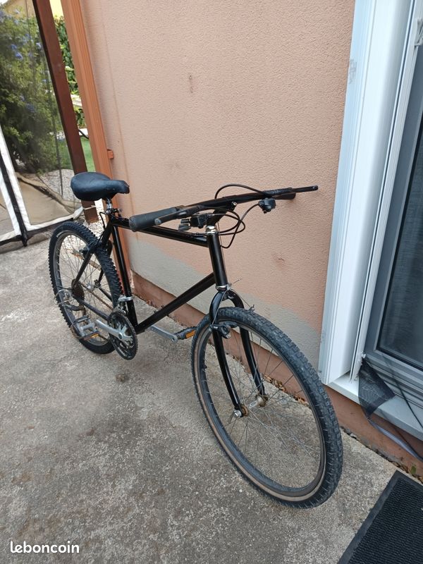 Vélo Peugeot de 1982 parfait état - Vélos